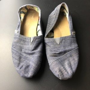 TOMS Gray blue slide on 7W